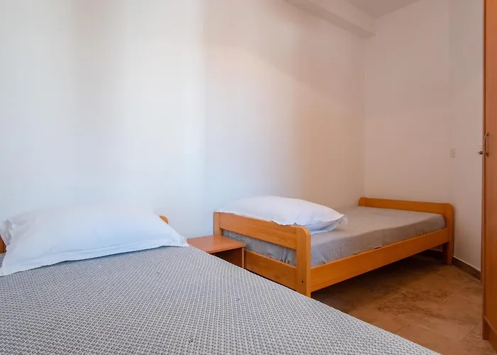 Apartman With Parking Space Pag - 22605